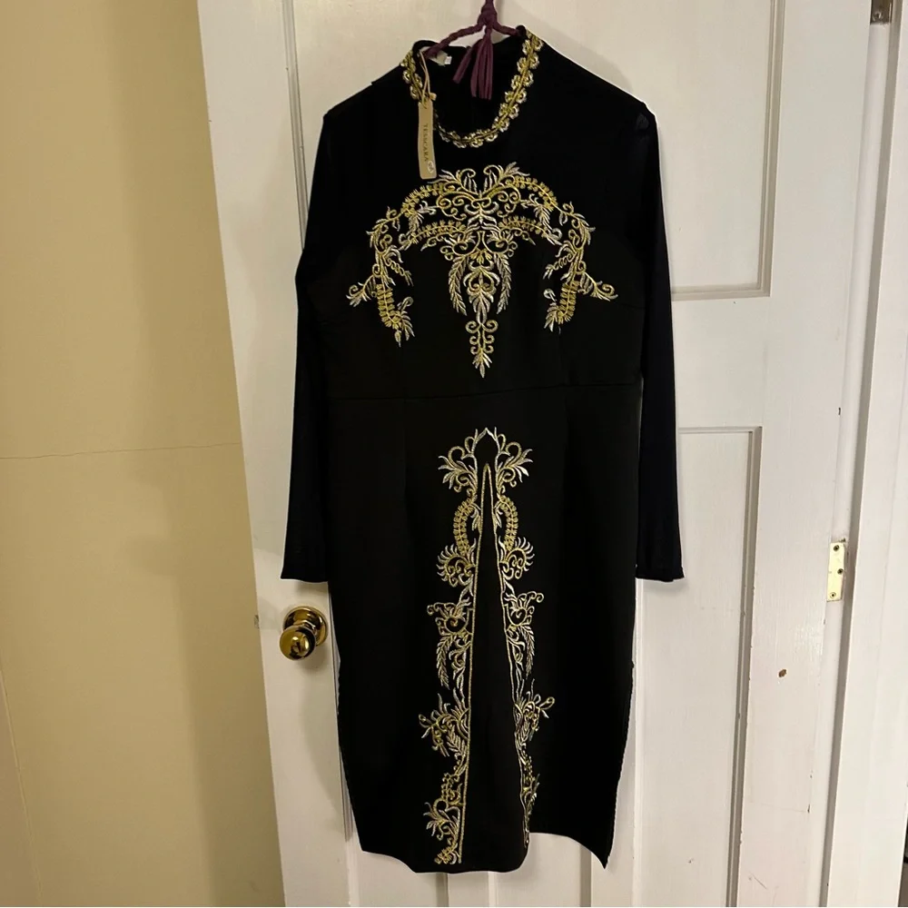 Elegant Black and Gold Long Sleeve Dress - Picture 9 of 10